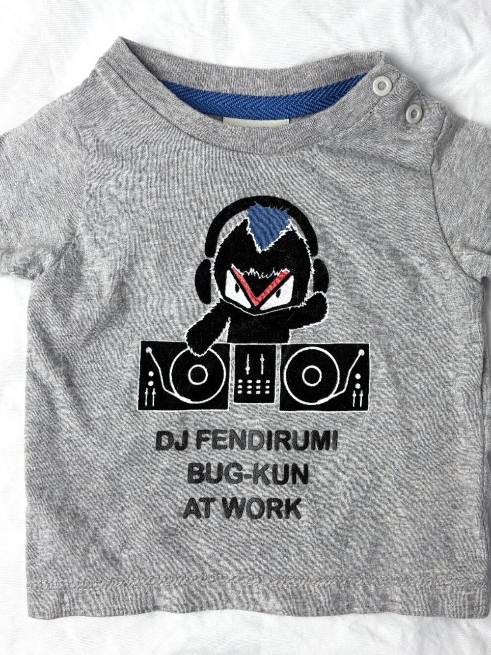 FENDI Baby Boy 3M DJ Fendirumi Bug-Kun Gray Short Sleeve T-Shirt *RARE*